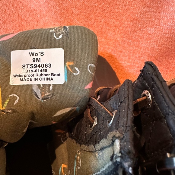 Sperry Saltwater Quilted Nylon winter snow rain boots Size 9 Like New Condition - Picture 8 of 8